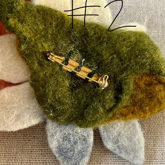 Hand Felted Floral Pins Brooches - Picture 6 of 12